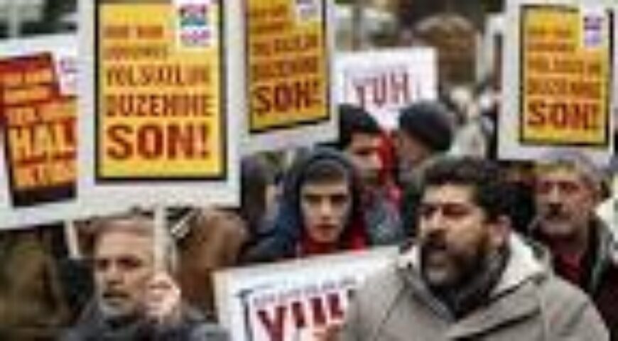 2014-03-27. Σκάνδαλα και συγκυριακές συμμαχίες ενόψει των δημοτικών εκλογών στην Τουρκία