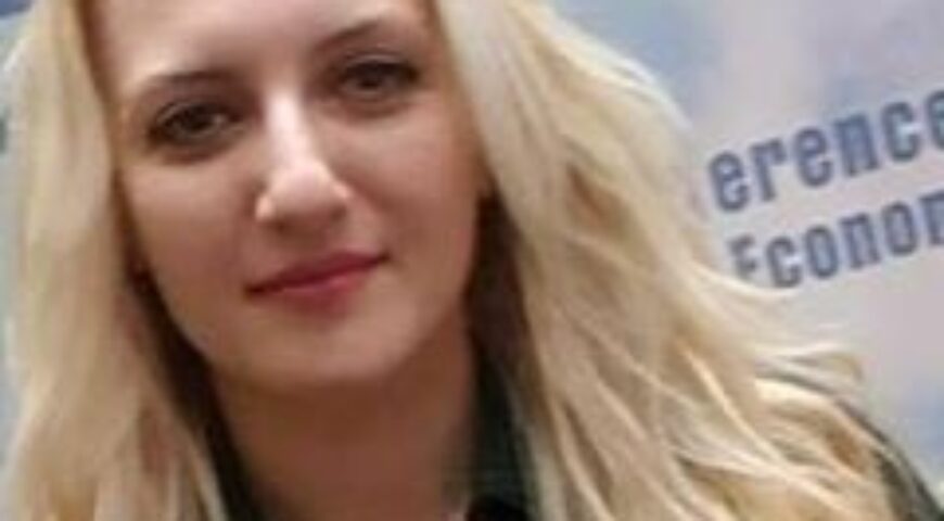 Χριστίνα Μπαρμπαρούση, Αναλύτρια ΕΛΙΣΜΕ: Ισορροπία, εντροπία και ροπές  στα χρηματοοικονομικά  και τους στρατιωτικούς σχηματισμούς