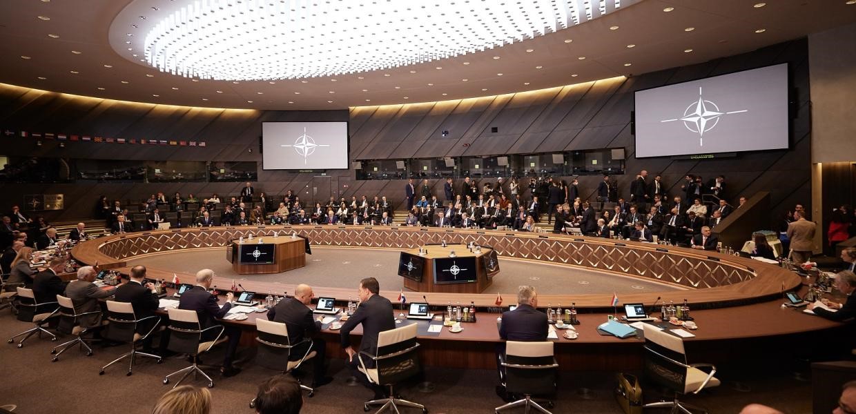 Το ΝΑΤΟ,  ο Εκβιαστής, η Ταπείνωση και   η  Ελλάδα