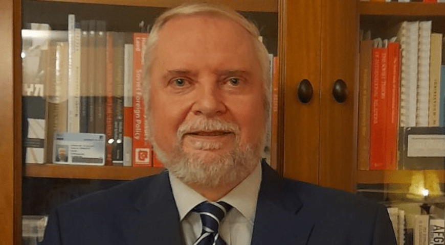 Ο Δρ Ιωάννης Σωτηρόπουλος ομιλεί στο ΕΛΙΣΜΕ για τα Πραγματικά Αίτια της Εισβολής της ΕΣΣΔ στο Αφγανιστάν