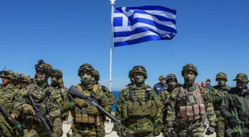 ΠΑΙΖΟΝΤΑΣ ΜΕ ΤΗΝ ΘΗΤΕΙΑ ΚΑΙ ΤΙΣ ΕΝΟΠΛΕΣ ΔΥΝΑΜΕΙΣ