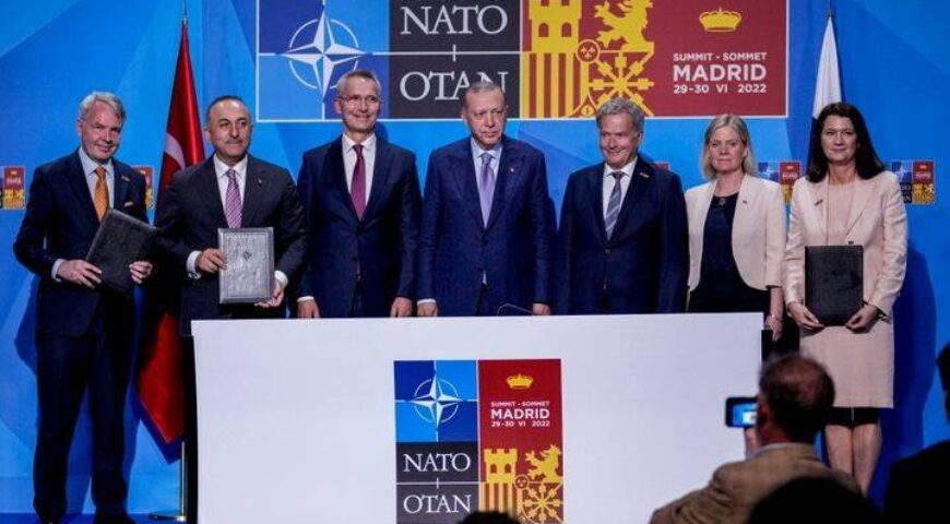 Από το “Mitsotakis yok” στο “Netanyahu yok” και την ένταξη της Σουηδίας στο ΝΑΤΟ