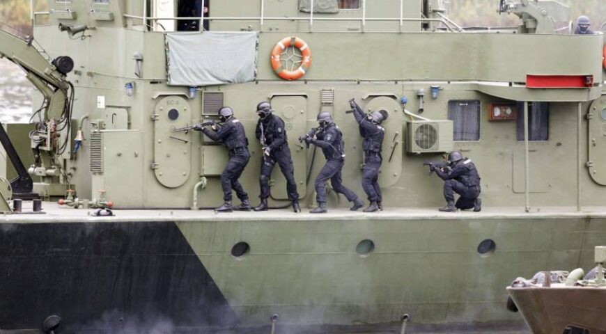 ΠΕΡΙ  ΚΑΤΑΔΡΟΜΗΣ ΕΝ  ΘΑΛΑΣΣΗ