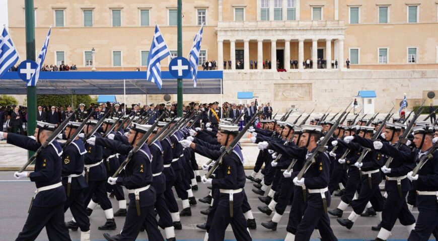 Περί συνθημάτων, ηθικού, παρελάσεων και προς πόλεμον προετοιμασίες.