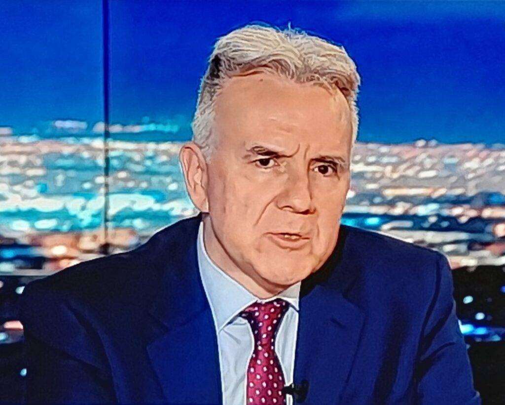 Ο Δρ. Κώστας Λάβδας είναι καθηγητής στο Πάντειο Παν. και Μέλος του ΕΛΙΣΜΕ ενώ ο Ιωάννης Μπαλτζώης είναι Αντγος ε.α. και Πρόεδρος του ΕΛΙΣΜΕ