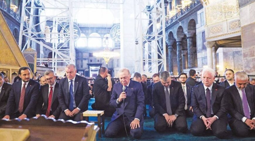 Εθνικιστικό ντελίριο Ερντογάν ανήμερα της επετείου της Άλωσης.